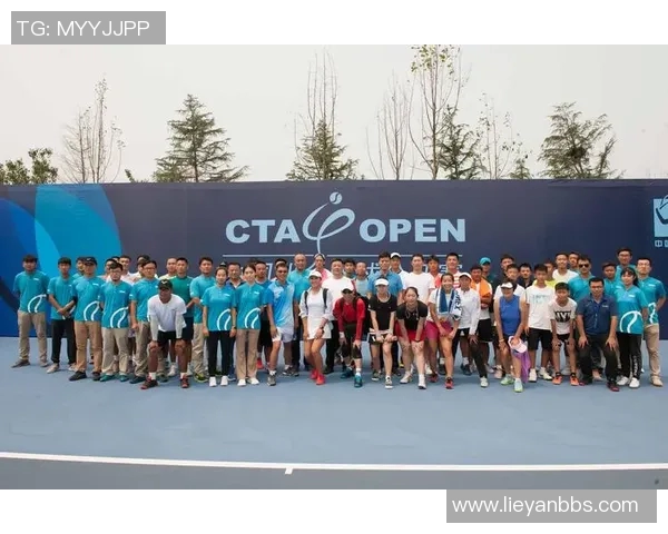 南京网球队精英赛精彩配合分析展现团队默契与实力